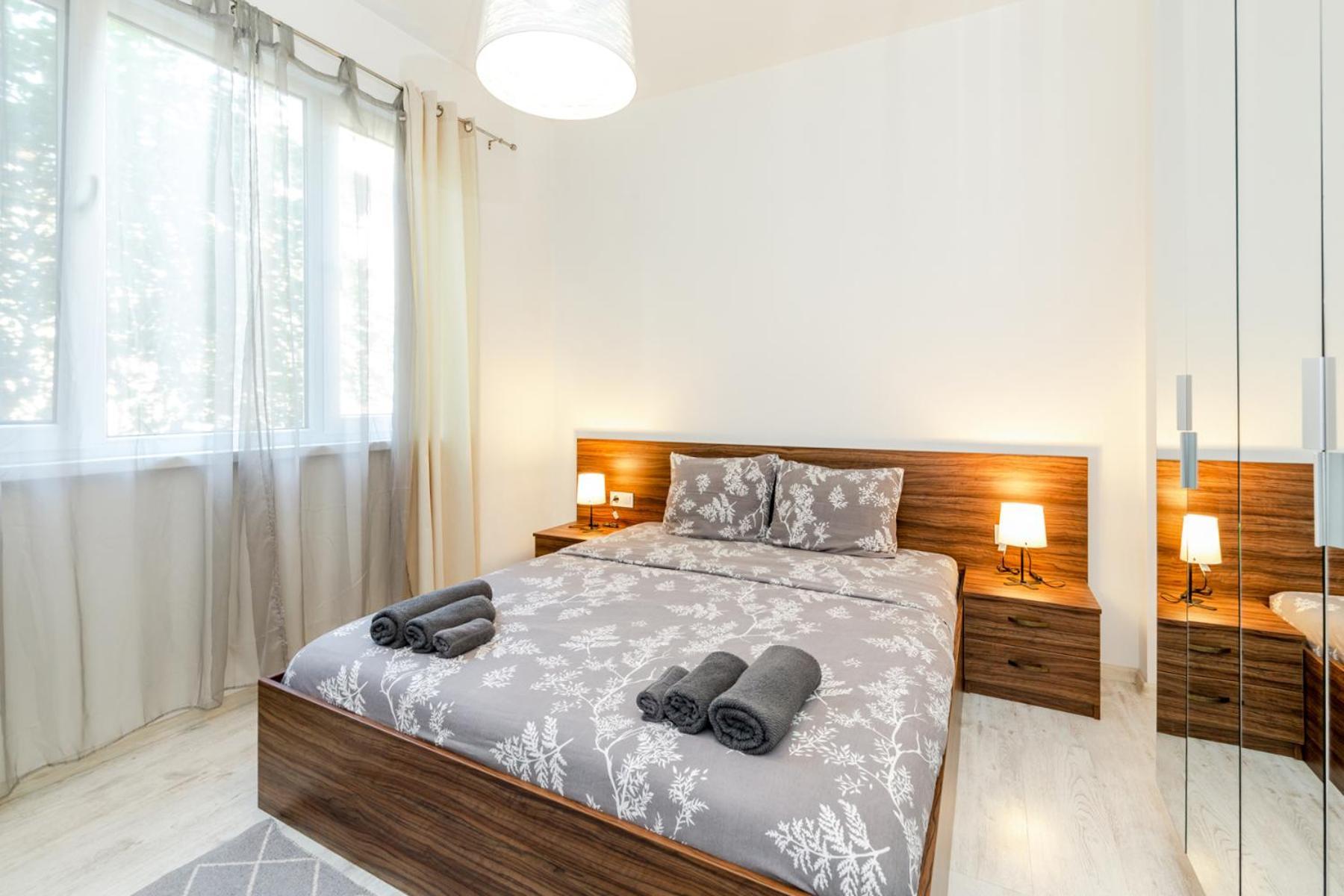 Apartment 2 Bedroom In The Heart Of *